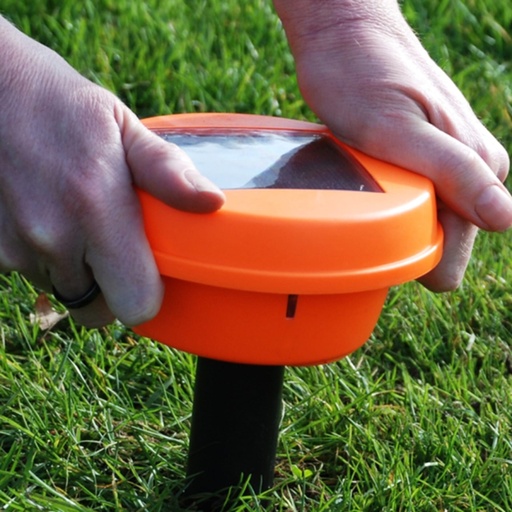 STV  Hi-Vis Mega-Sonic® Advanced Solar Mole Repeller
