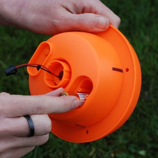 STV  Hi-Vis Mega-Sonic® Advanced Solar Mole Repeller
