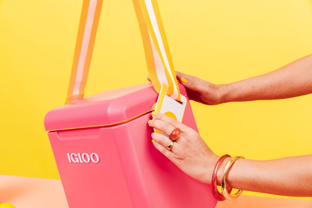 [00032131] IGLOO-11 Qt Tag-A-Long Too Cooler  - Grapefruit- Incinerator  Image 