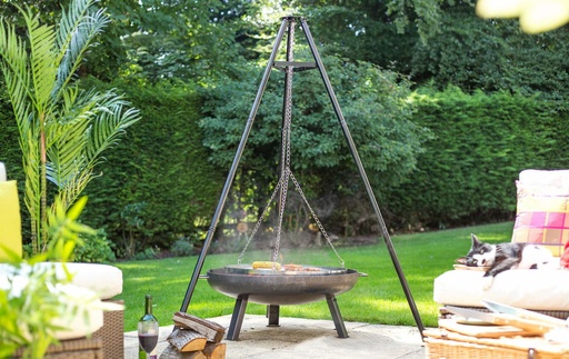 La Hacienda - Tripod With Hanging Grill