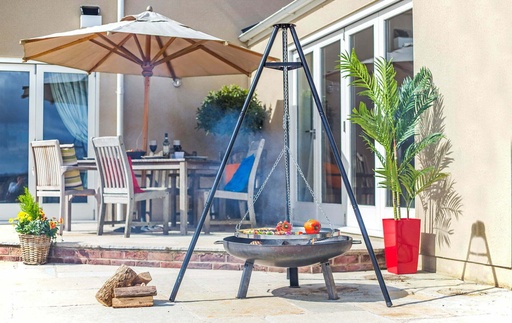 La Hacienda - Tripod With Hanging Grill