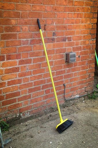 Red Gorilla - 30cm broom head and handle -Yellow