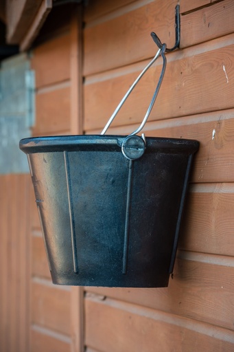 Red  Gorilla - Tyre Rubber Buckets - Flat-Back Bucket