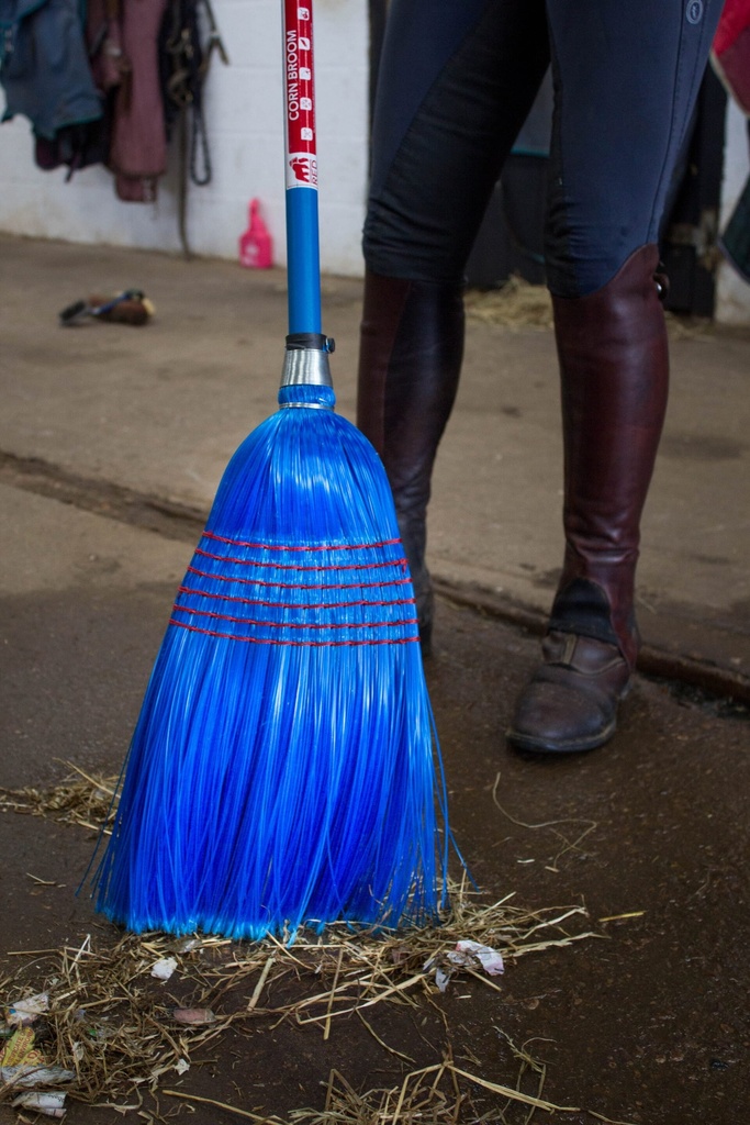 [SP.DELUXE.LGE/BL] Red Gorilla - Deluxe Brooms - Deluxe Corn Broom Large Blue Image 