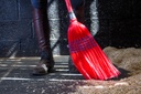[SP.DELUXE/R] Red Gorilla - Deluxe Brooms - Deluxe Corn broom Standard Red Image 