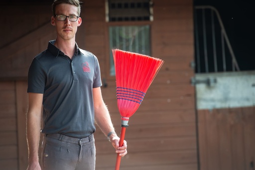 Red Gorilla - Deluxe Brooms - Deluxe Corn broom Standard Red