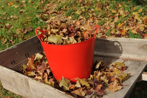 Red  Gorilla -  Tubs & Recycled Black Tubs - Medium 26L Red