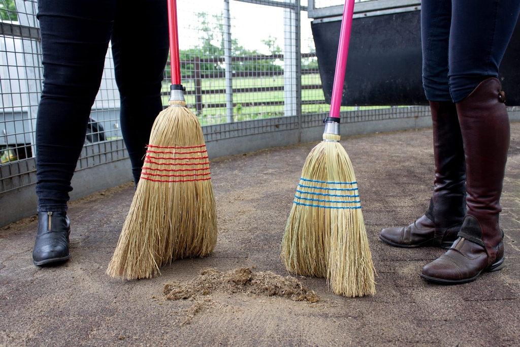 [SP.CORN.PK] Red  Gorilla - Corn Brooms - Standard (NEW 120CM HANDLE PINK) Image 