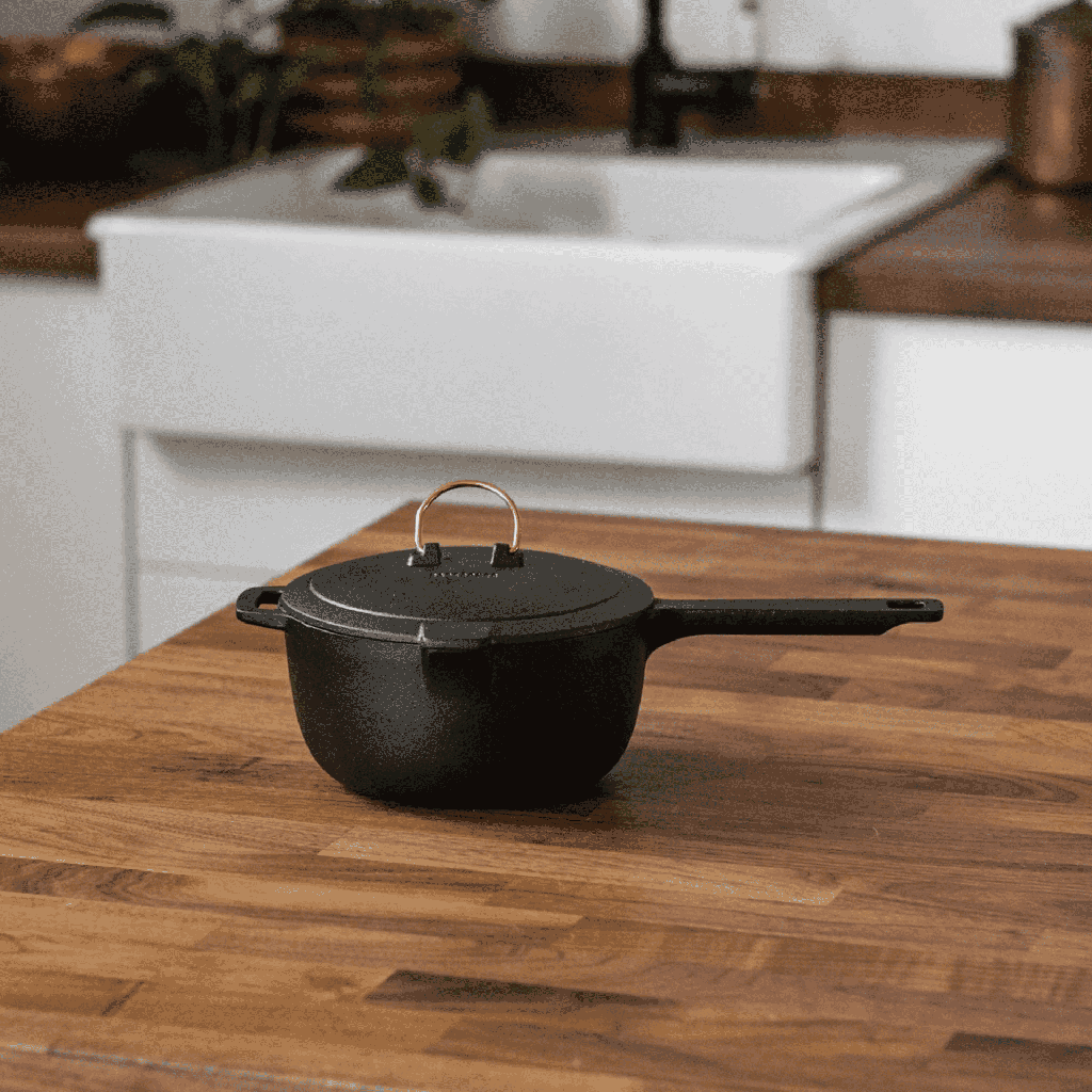 [CKW-1103] BareBones - Enamel Lined Cast Iron Saucepan - Vintage White Image 