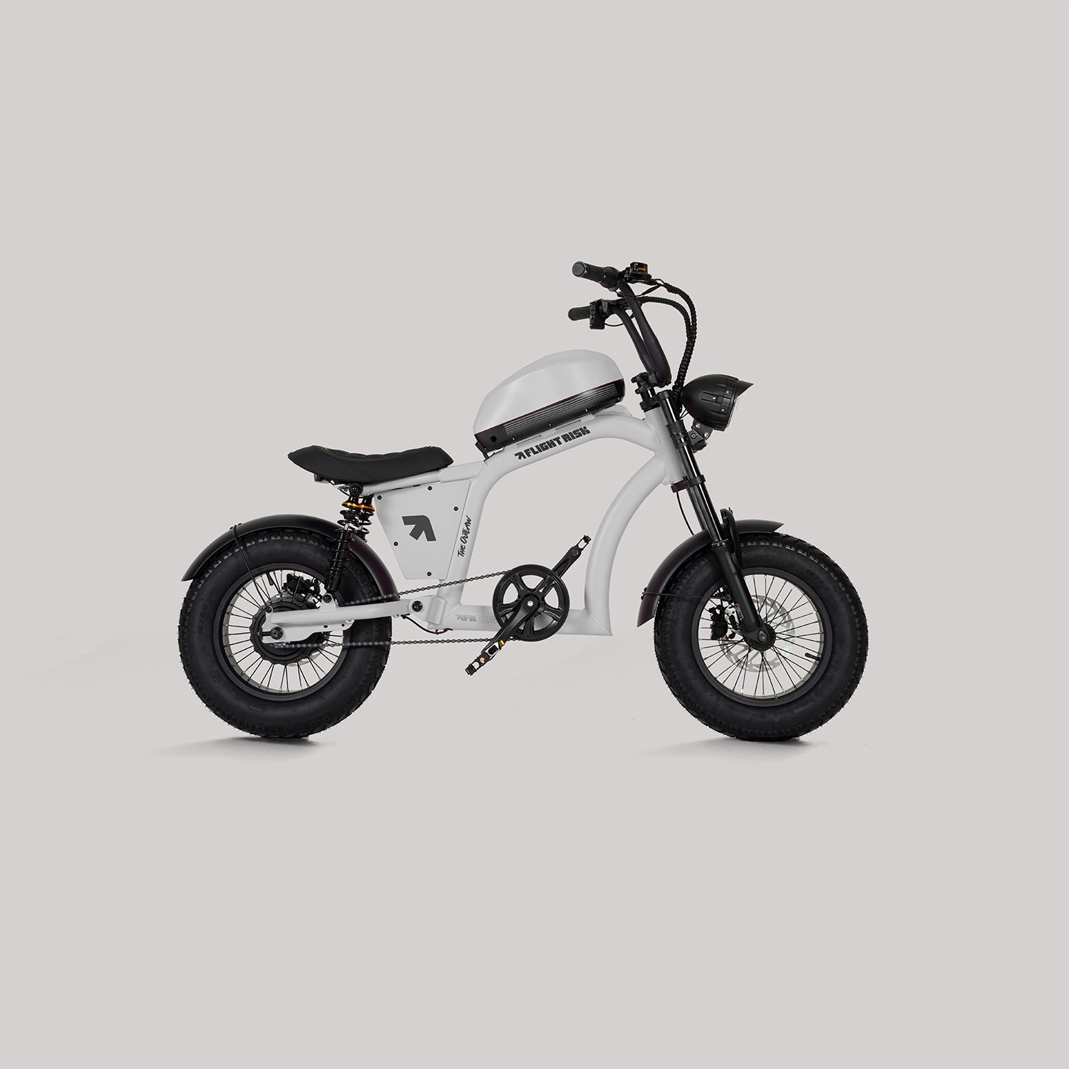FR606 – The Rulebreaker - White